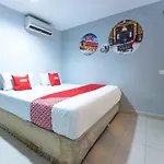 Super Oyo 90254 D Anugerah Hotel